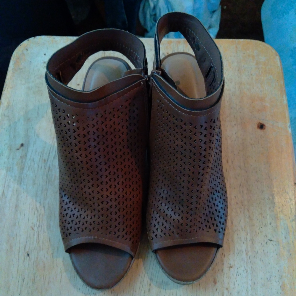 Women's shoes